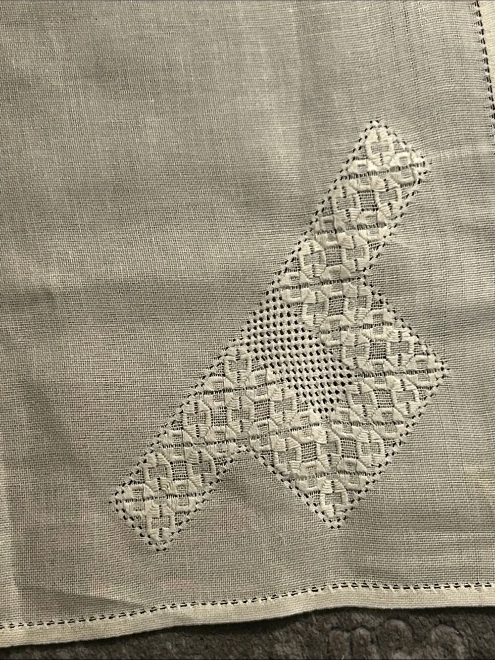 Vintage Linen Hardanger Embroidered Norwegian Runner with 5 Matching Placemat